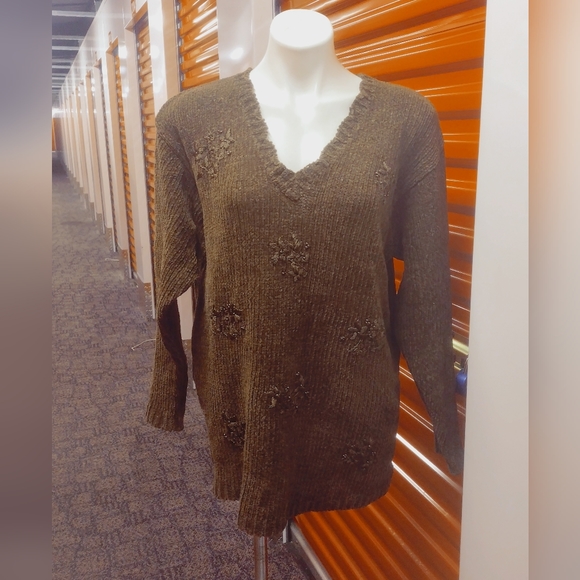 sweater - Picture 2 of 3